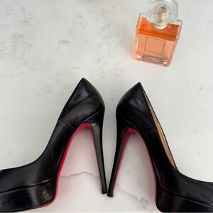 CHRISTIAN LOUBOUTIN size9